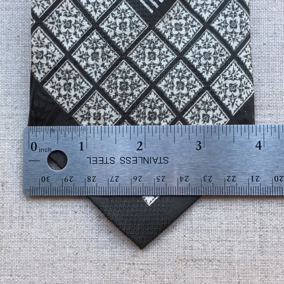 Bundle of 2 Coca Cola Silk Ties - Picture 7 of 12